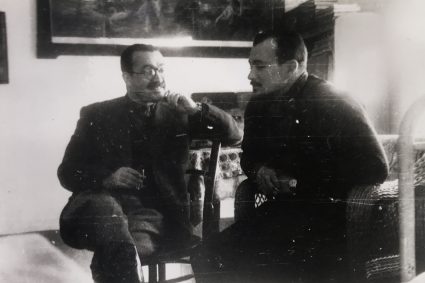 Colonel William Bailey and Major Bill Hudson in conversation shortly after the former's arrival in Serbia on 25th December 1942. (IWM, London, Documents archive, 12691)