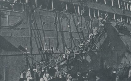 Refugees landing in Port Said, Egypt, February 1944. (Military Museum, Belgrade, Collection of photographs, 19809)