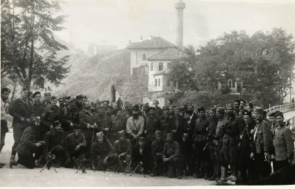 Immediately following the capture of Višegrad in the autumn 1943, a group of JVuO with members of both the S.O.E. and O.S.S. (IWM, London, Documents archive 12697)