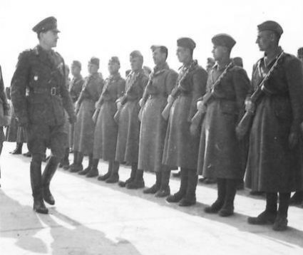 Field Marshal Alexander inspects the guard of honour at Avala. (IWM, London, photographic archive, NA22519)