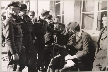 A British medical officer speaks with Partisan wounded in Bari. (IWM, London, photographic archive, IWM, London, photographic archive, CNA 309)